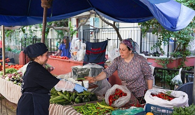 Başkan Çerçioğlu’ndan Pazarcı Esnafları ve Vatandaşlara Limonata İkramı