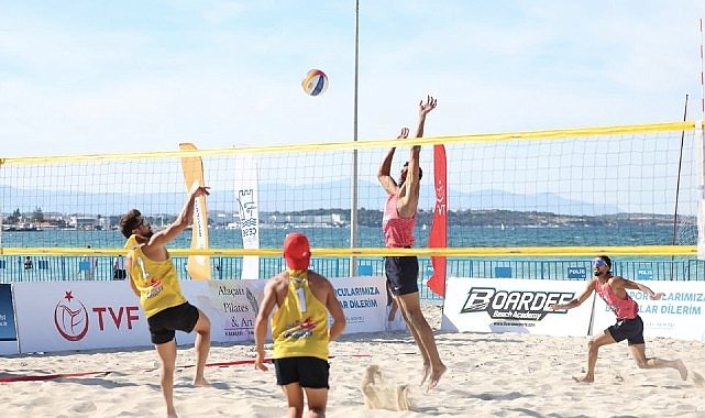 Çeşme’de Uluslararası Grand Slam Plaj Voleybolu heyecanı yaşandı