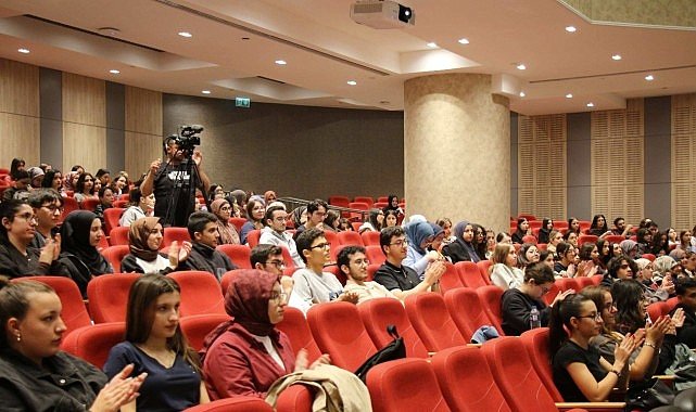 Üsküdar Üniversitesi’nde ilk ders bağımlılıkla mücadele oldu!