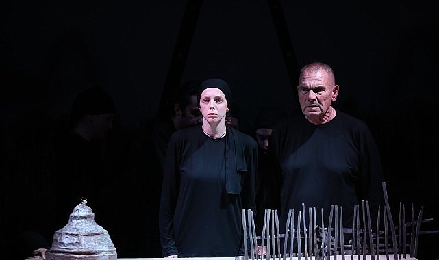 Festivalin beşinci gününde Gürcistanlı tiyatro grubu sahne aldı